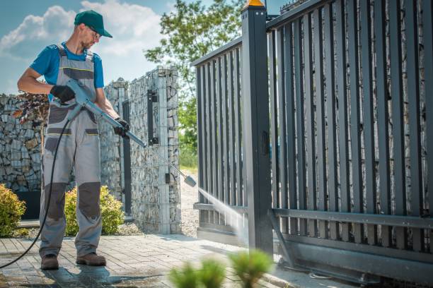 Best Animal Enclosure Cleaning  in Nixon, TX